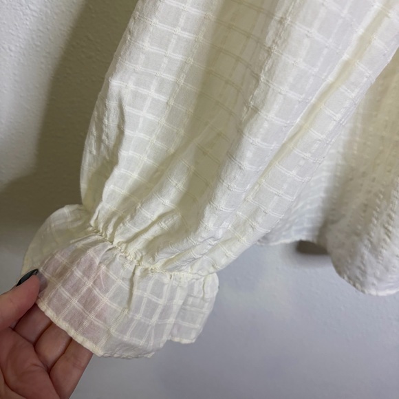 Torrid poet peasant off White Ruffle V-Neck Blouse top ren fair festival sz 4 - Picture 4 of 7